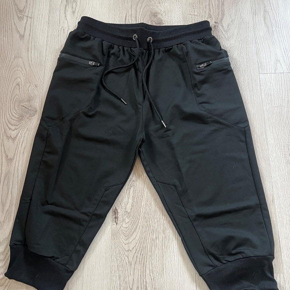 Set of 2 Men's 3/4 Jogger Pants Zipper Pockets Slim Fit Training Shorts Sz.M - Picture 6 of 8